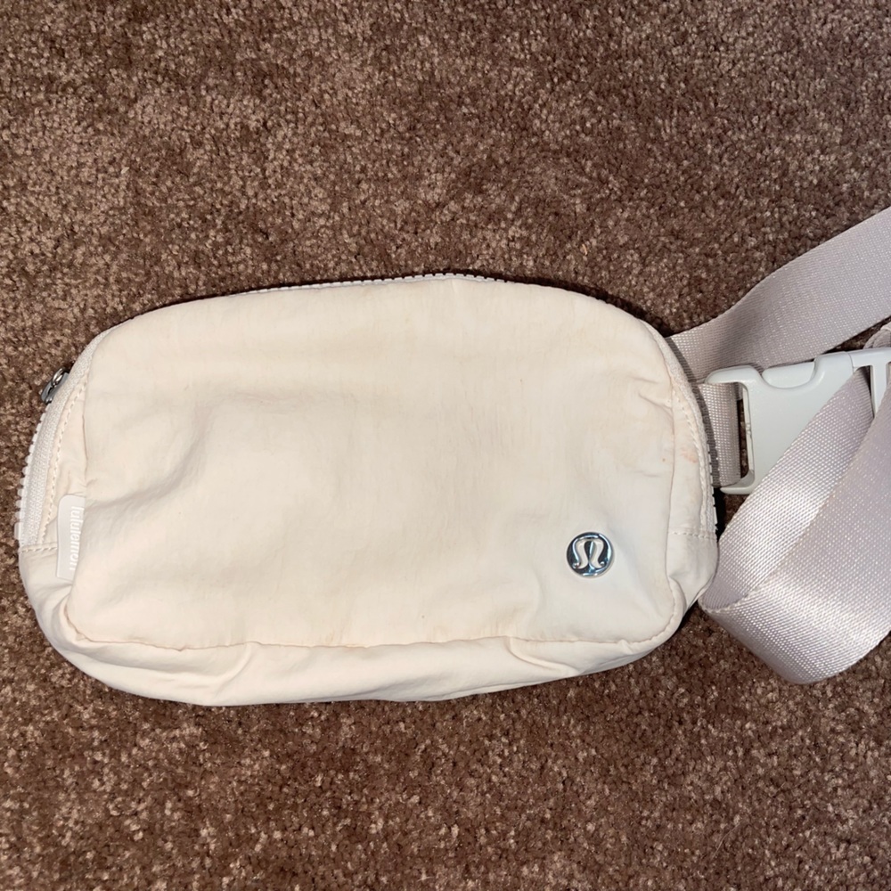 lululemon belt bag